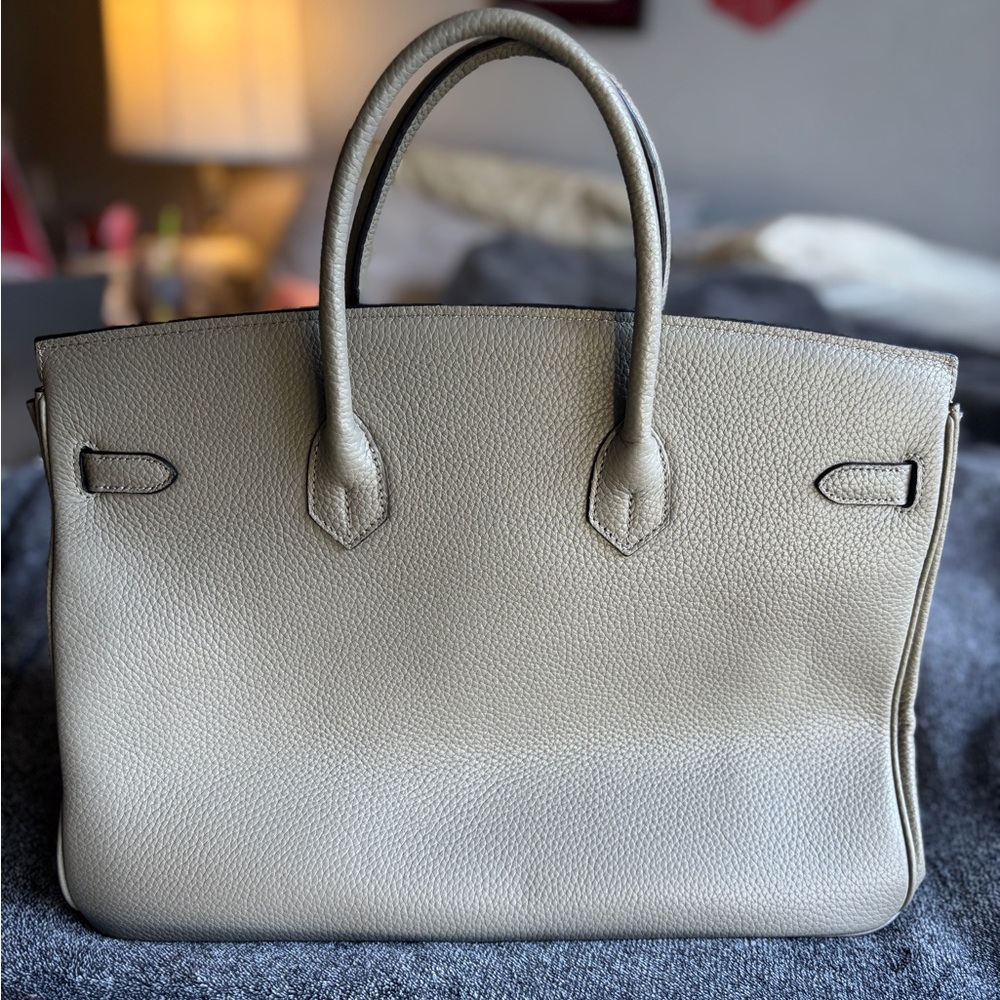Elegant Tan Tote Bag - Picture 2 of 9